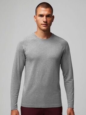 Fabletics Men's Heather Gray Long-Sleeve Crewneck NWT